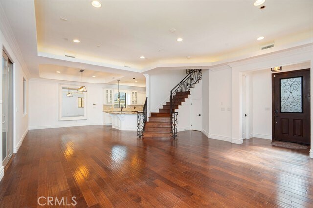 Building Photo - 2005 Robinson St