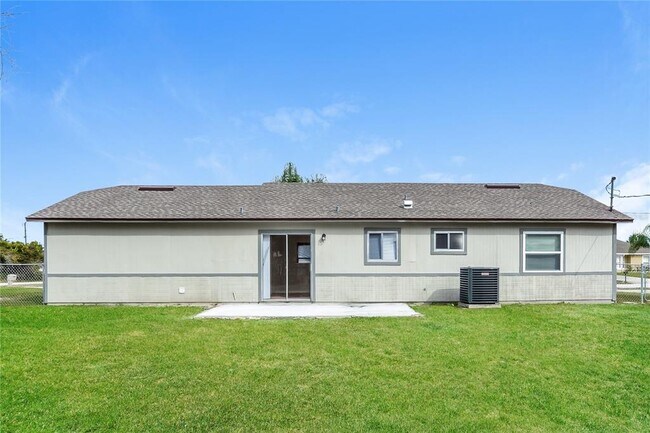 Building Photo - 3273 Partridge St