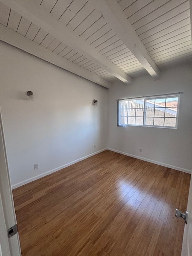 Building Photo - Welcome to 1828 Montrose St, located in the vibrant city of Los Angeles