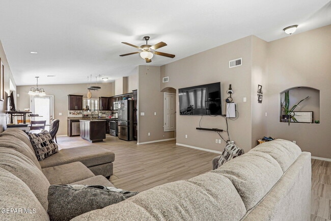 Building Photo - 14844 Tierra Tencha Ct