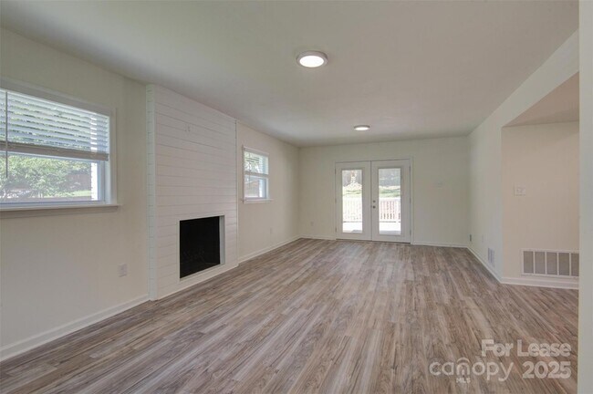 Building Photo - 3900 Rhodes Ave