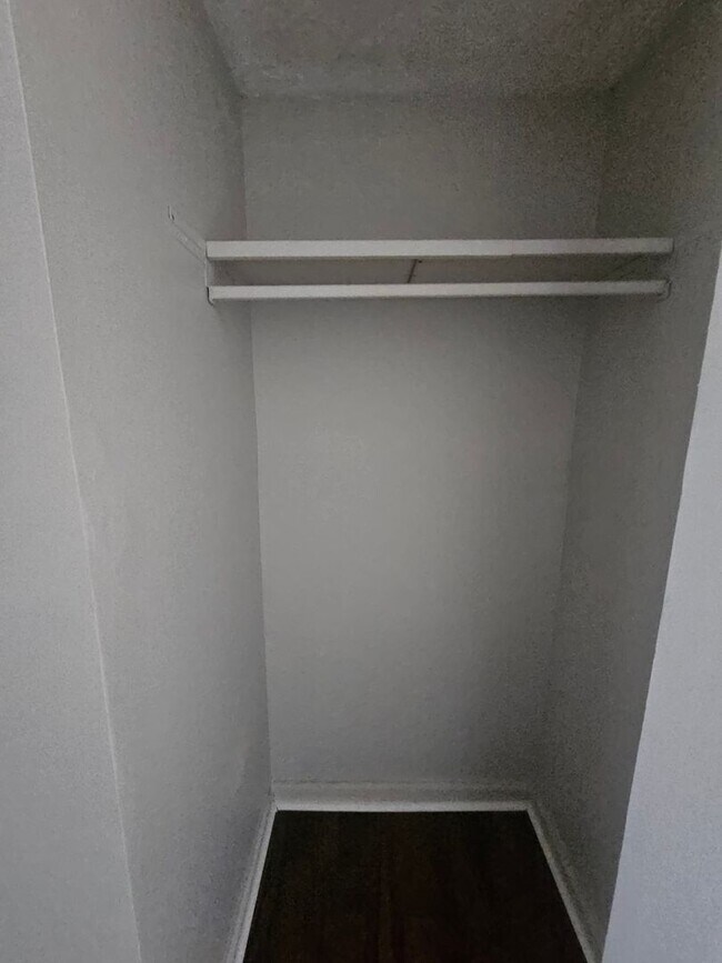 Building Photo - Conveniently Located Affordable Condo For Rent