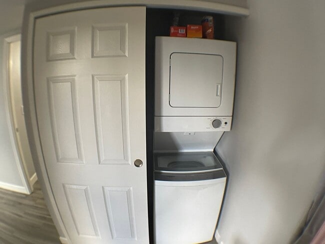 Building Photo - COMING SOON! Furnished 1-Bed 1-Bath Condo ...