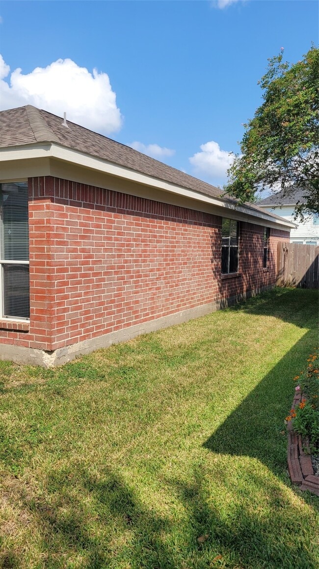 Building Photo - 7211 Foxwalk Ln