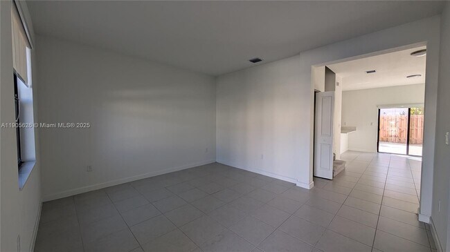 Building Photo - 12884 SW 232nd Ln