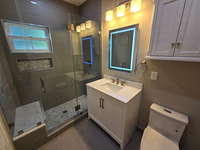 Building Photo - Fantastic 2 Bed, 2.5 Bath ADU unit in Sunn...