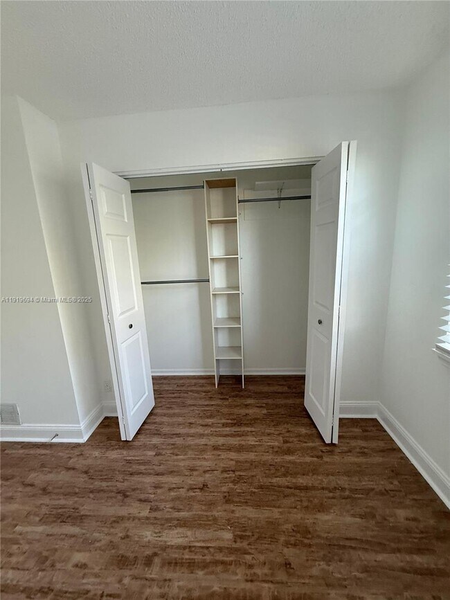 Building Photo - 3192 SW 50th St