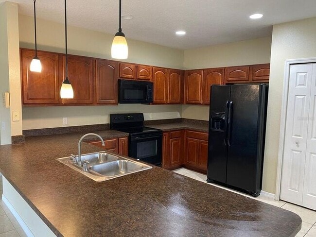 Building Photo - 2299 Rock Dr