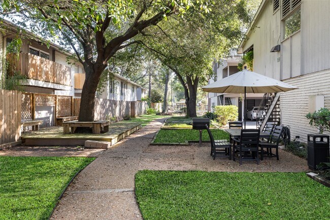 Building Photo - 909 Silber Rd