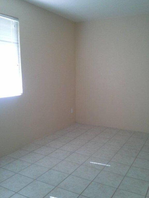 Building Photo - N 68th St