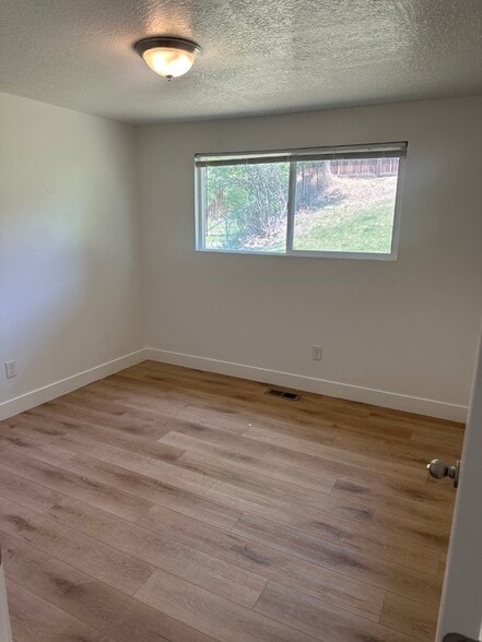 Building Photo - 10455 S Larkspur Cir
