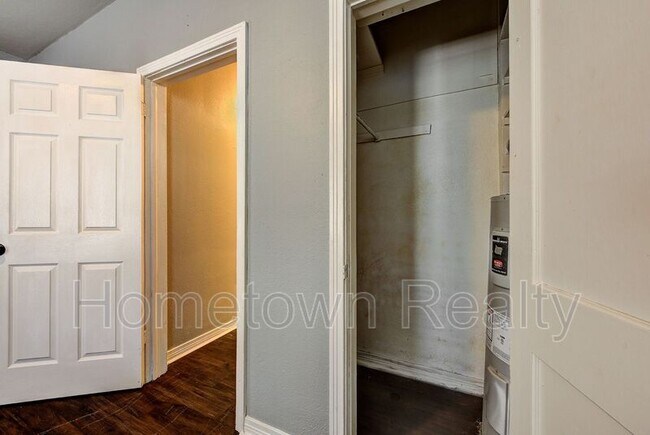 Building Photo - 506 E Harrison Ave