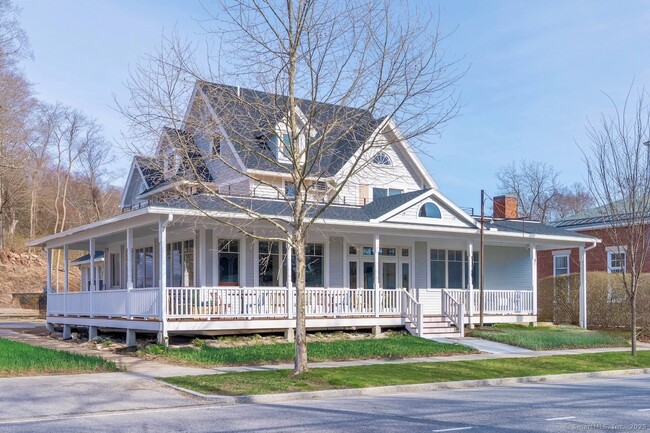 Primary Photo - 343 Main St