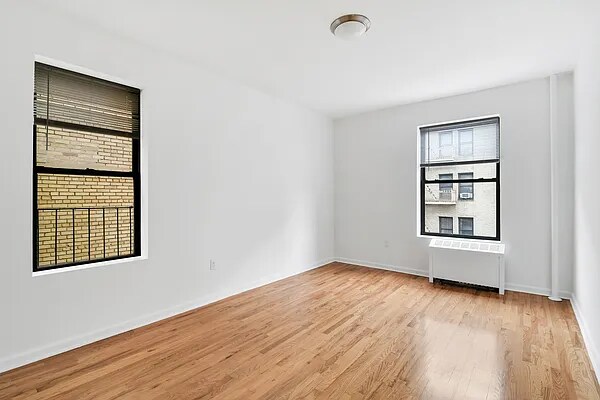 Building Photo - 865 Riverside Dr