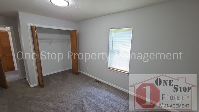 Building Photo - 606 S Fairview Ave
