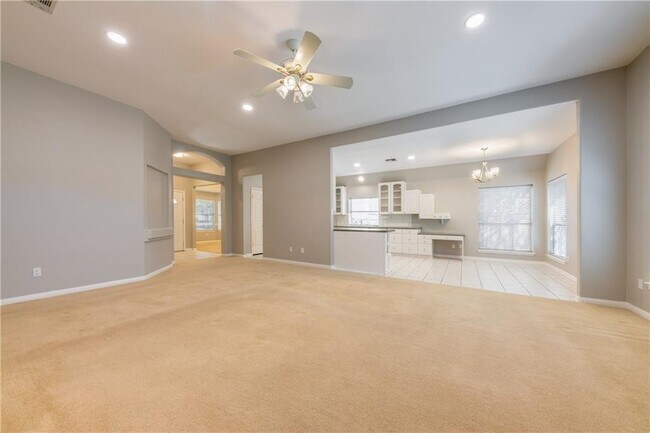 Building Photo - 15831 W Dorman Dr