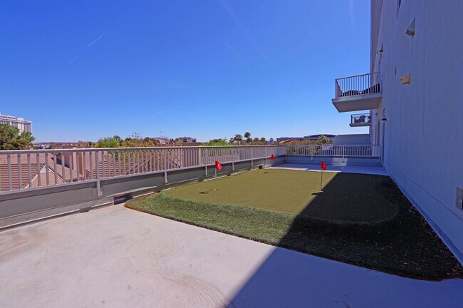 Building Photo - 360 E Desert Inn Rd