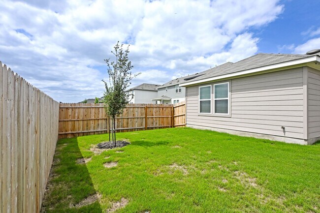 Building Photo - 946 Bluegrass Pt
