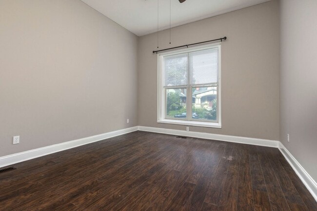 Building Photo - 1361 S Brook St