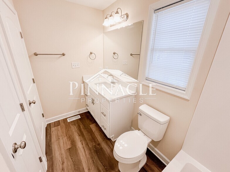 Building Photo - 209 Munford St