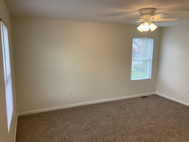 Building Photo - Single Level 2 Bed Apartment with Garage