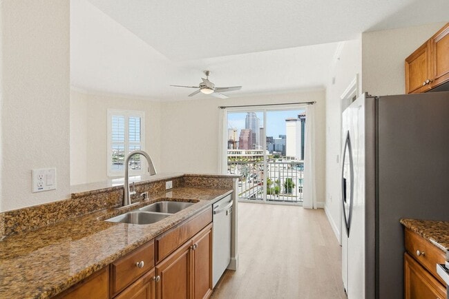 Building Photo - 700 S Harbour Island Blvd