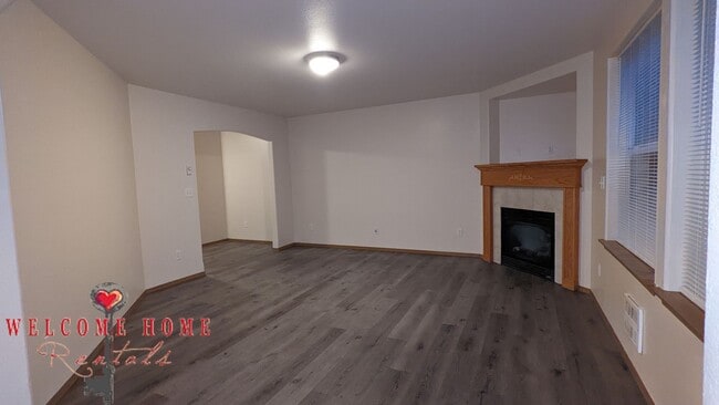 Building Photo - The amenities of an apartment community in a gorgeous home!