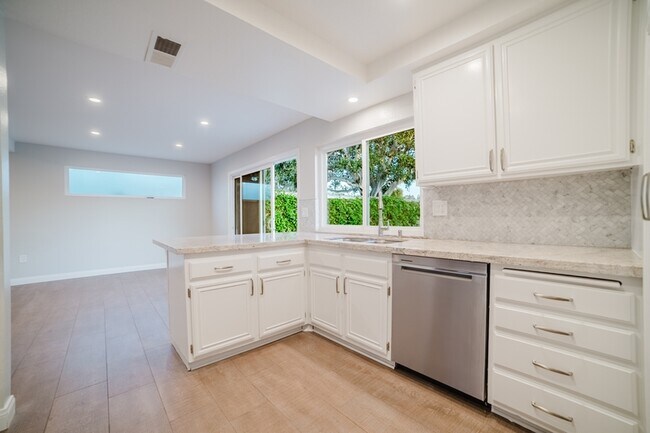 Building Photo - 1811 Autumn Pl