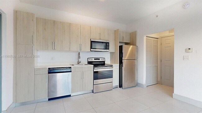 Building Photo - 519 SW 5th Ave