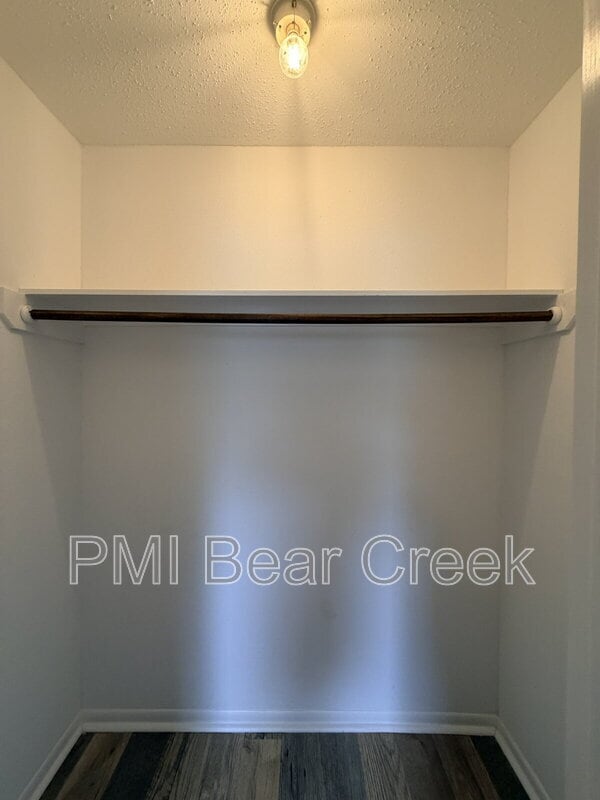 Building Photo - 3045 Walnut Bend Ln