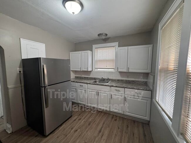 Building Photo - 424 Abston St
