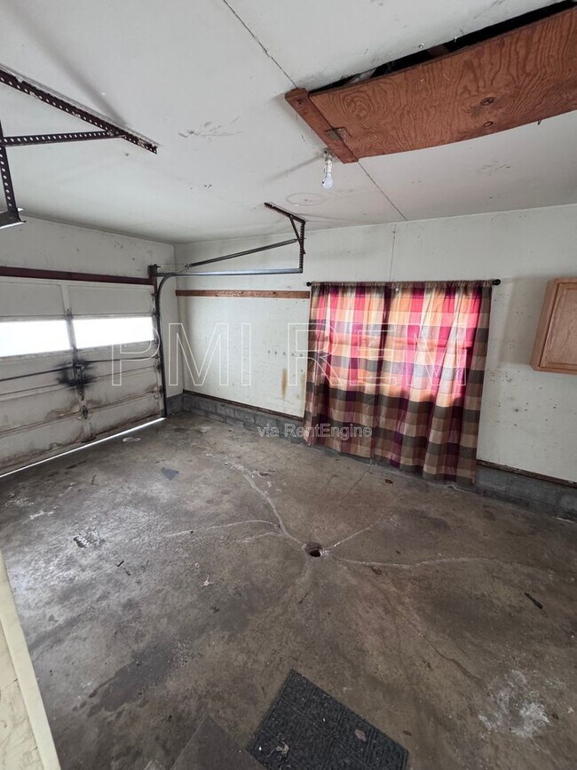 Building Photo - 782 Akron Blvd