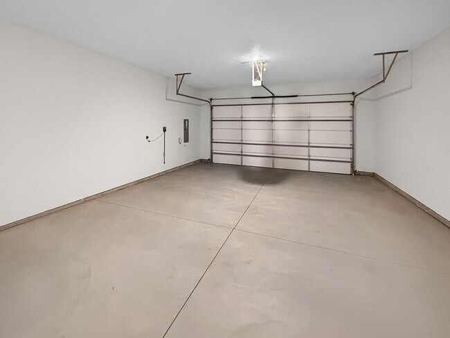 Building Photo - Brand New Pet-Friendly 3-Bedroom in Eagle with Pool, Fitness, Center, and Exceptional Amenities