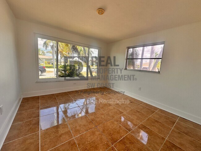 Building Photo - 4403 SE 19th Pl