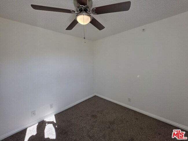 Building Photo - 11716 Oxford Ave