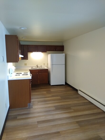 Building Photo - 509 Hyland Ave