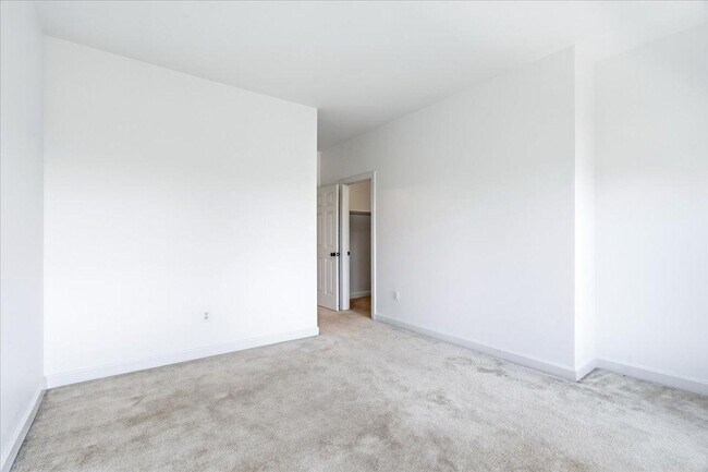 Building Photo - 6110 Holter Rd