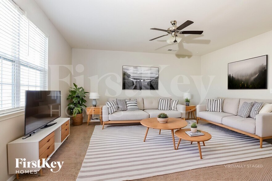 Building Photo - 109 Longleaf Dr