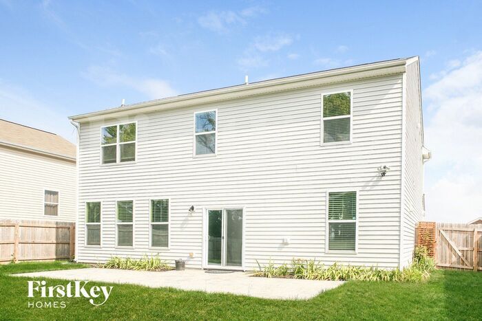 Building Photo - 4020 Poplar Dr