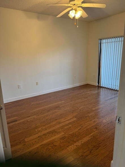 Building Photo - 2802 Sarento Pl