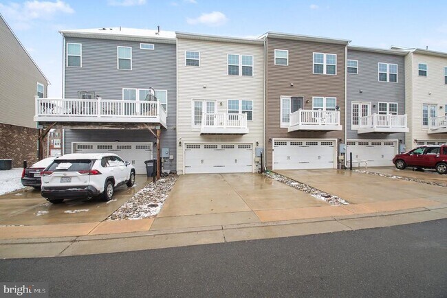 Building Photo - 11398 Willow Green Cir