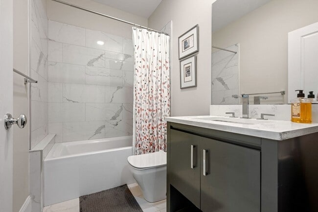 Building Photo - 205 W 8th St