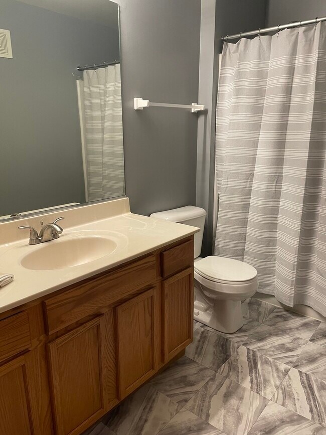 Building Photo - 801 Silverstone Dr