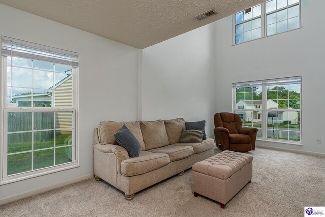Building Photo - 310 Ivy Pointe Dr