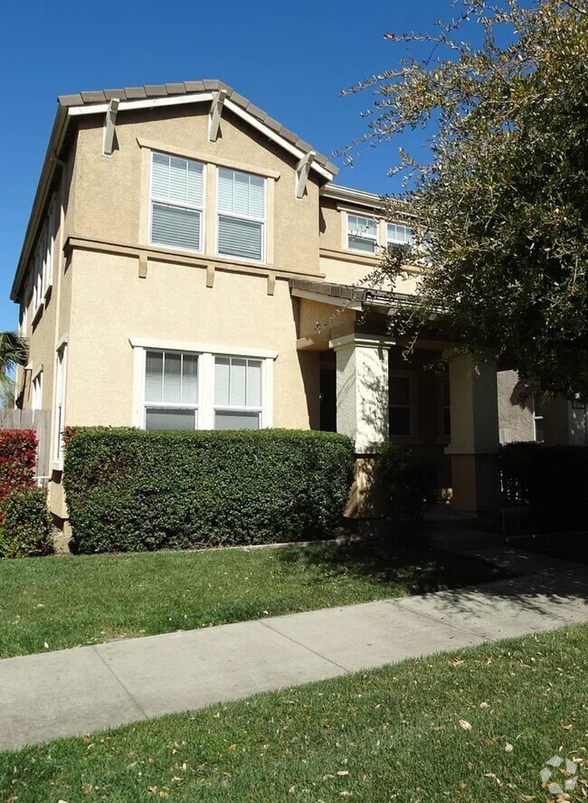 Building Photo - 671 Wapello Cir