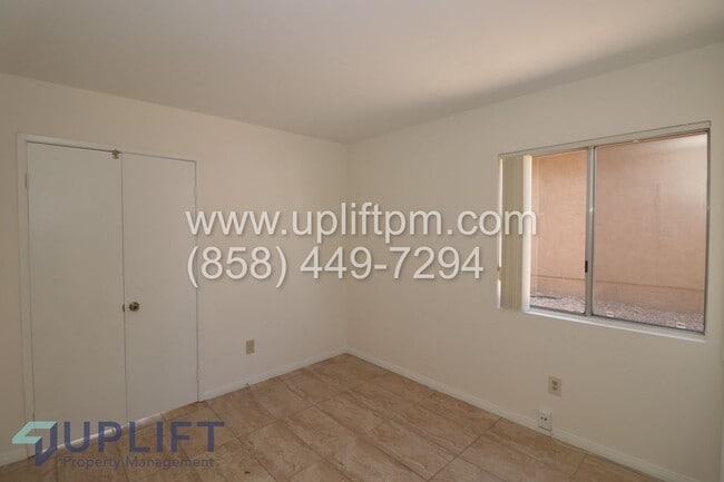 Building Photo - 3 Bed 3 Bath Home AVAILABLE NOW!