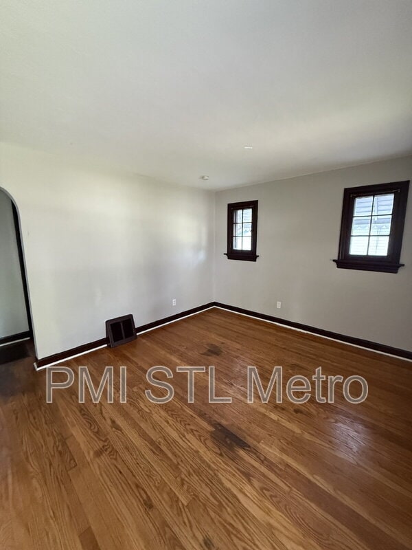 Building Photo - 10058 Dorothy Ave