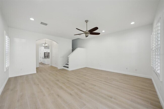 Building Photo - 307 S Arrawana Ave