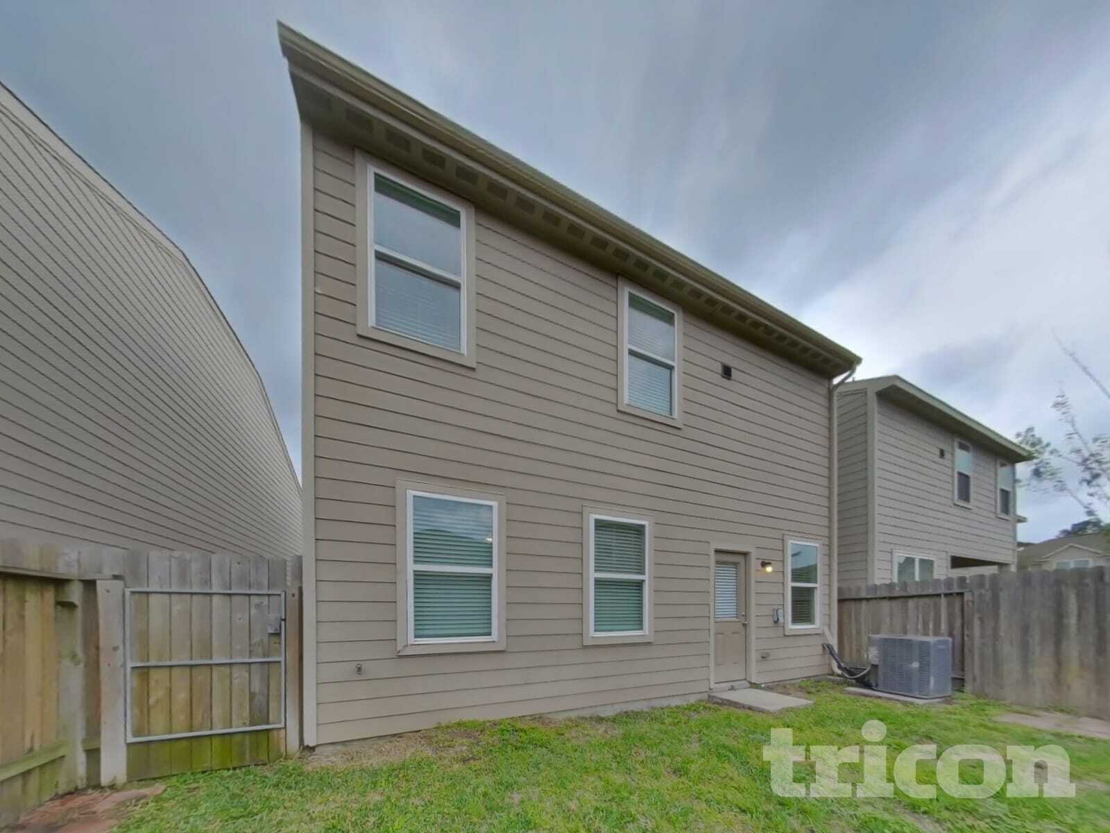 Building Photo - 17142 Common Point Dr