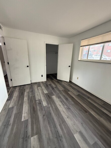 Building Photo - 211 S Brentwood St